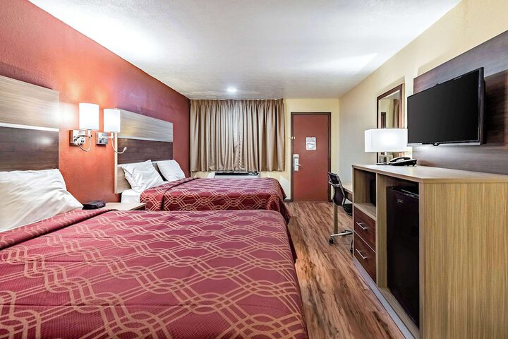 Room 12 of 25