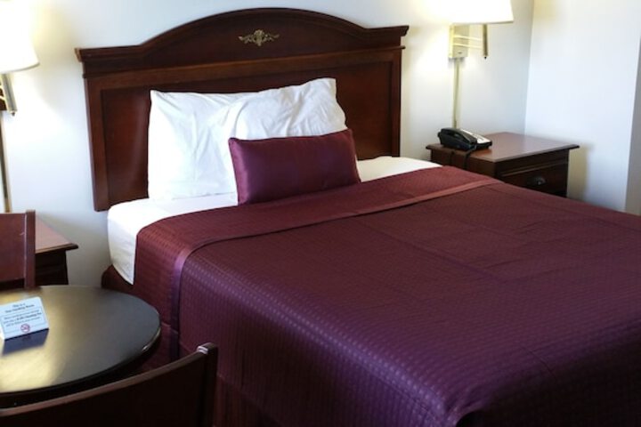 Room 12 of 17
