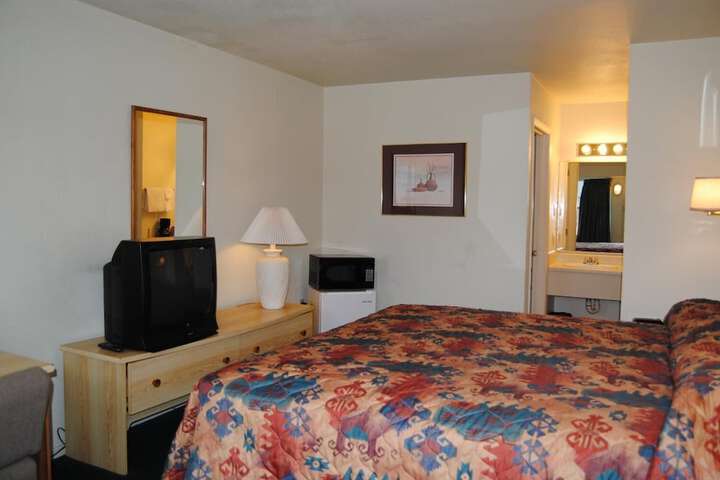 Room 16 of 33