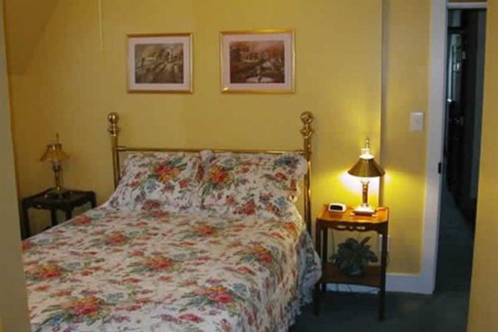 Room 17 of 25