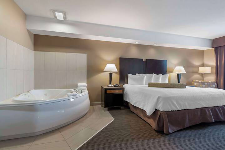 Room 14 of 40