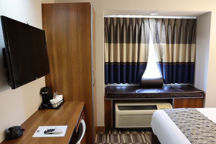 Microtel Inn & Suites by Wyndham Columbus / Near Fort Benning