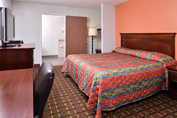 Room 13 of 23