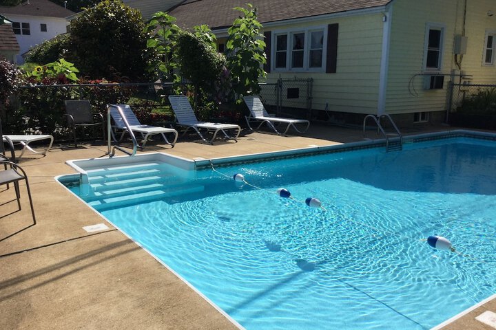 Pool 12 of 38