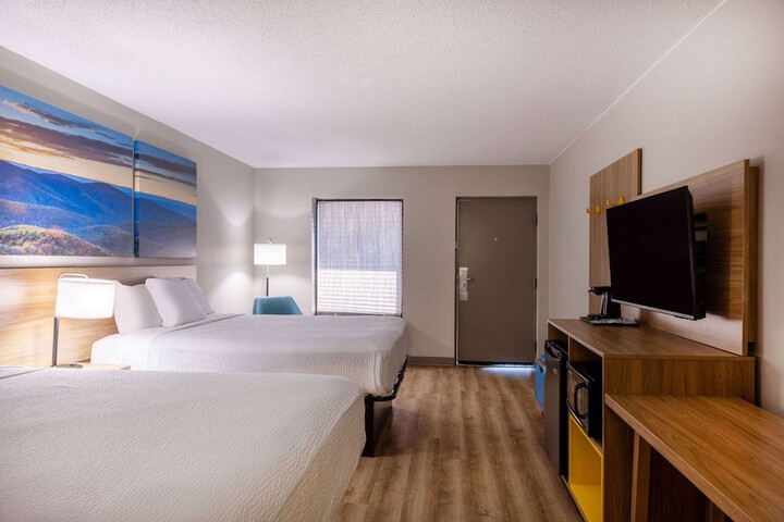 Room 25 of 29