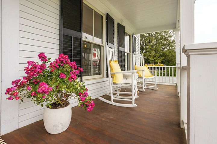 Woodbridge Inn