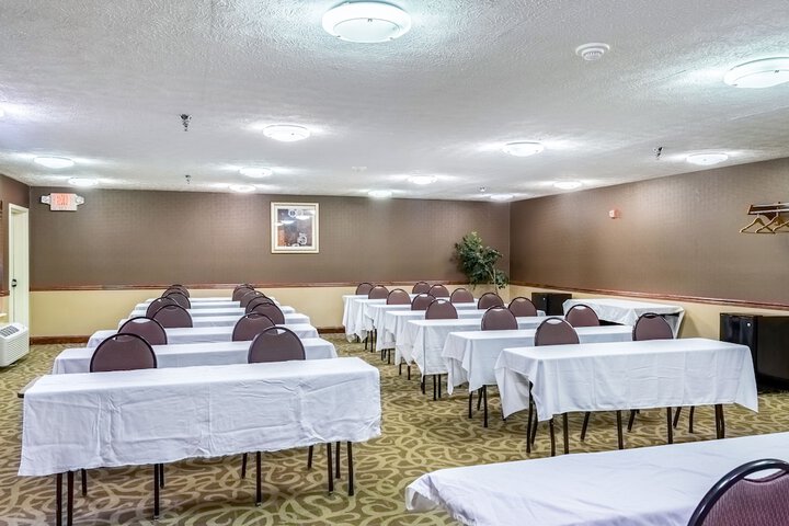 Comfort Inn & Suites Cincinnati Eastgate