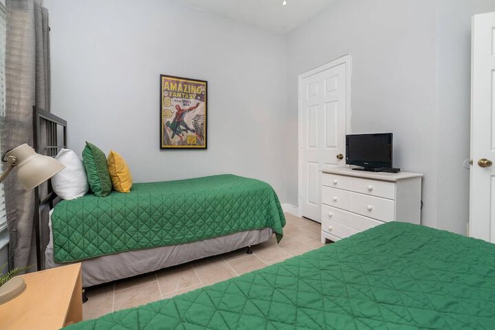 Room 17 of 36