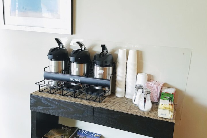 Breakfast/Coffee Service 31 of 36