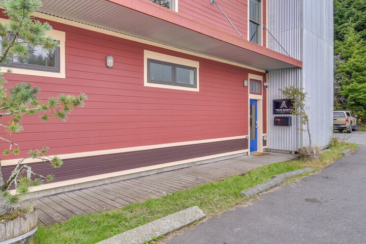 Custom Harborside Loft in the Heart of Ketchikan