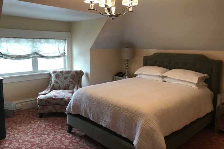 Room 12 of 17