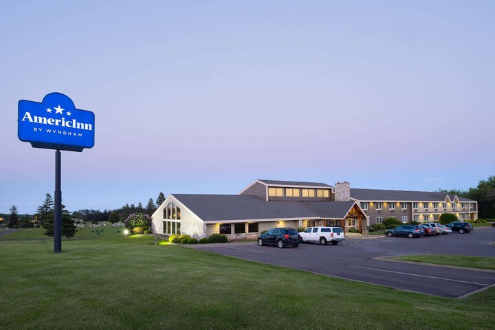 Hotel 2 of 65