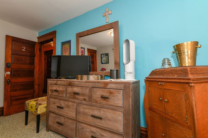 Room 213 of 276