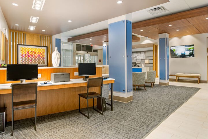 Holiday Inn Express & Suites Carrollton West by IHG