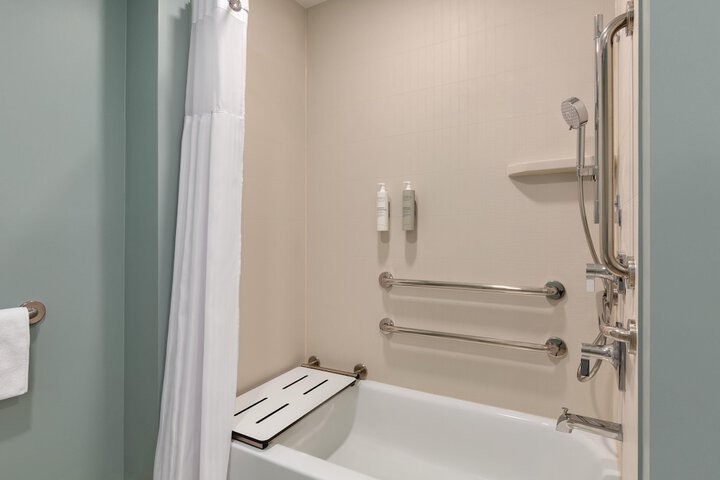 LivSmart Studios by Hilton Kokomo