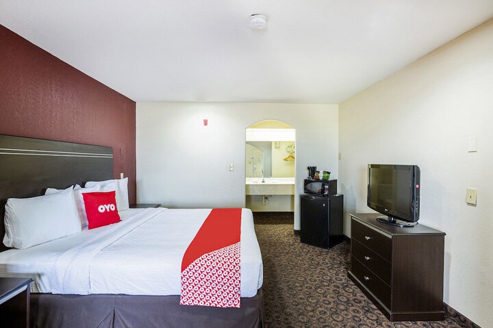 Room 12 of 28