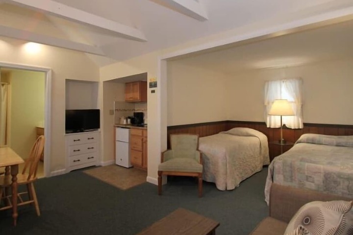 Room 7 of 17