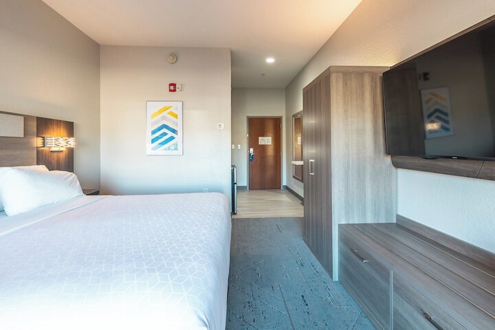 Holiday Inn Express Hotel & Suites St. Robert by IHG