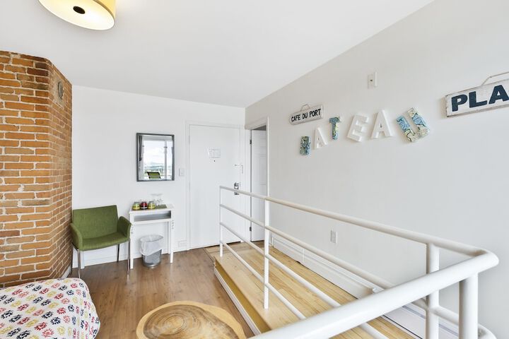 Room 18 of 51