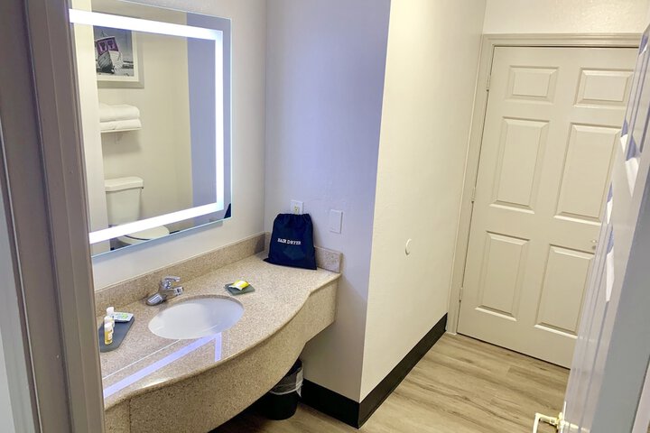 Room 15 of 25