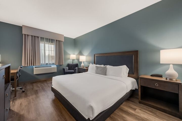 Room 9 of 32