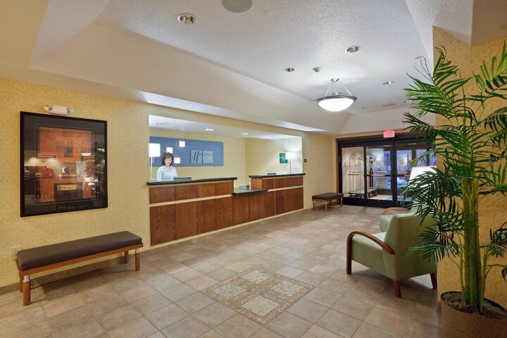 Hotel Interior 11 of 38