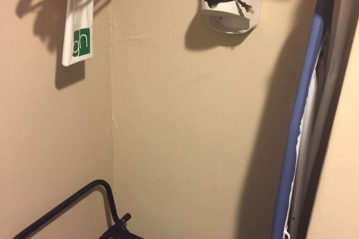 Room 10 of 28