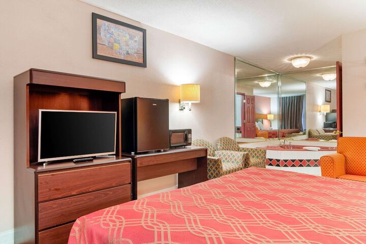 Room 17 of 24
