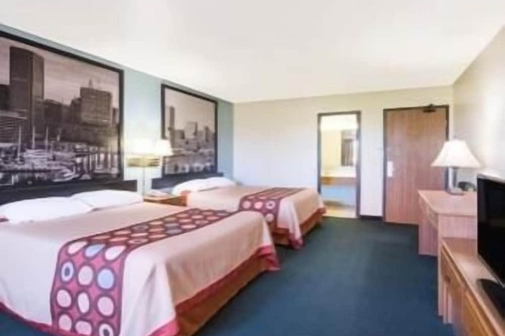 Room 16 of 47