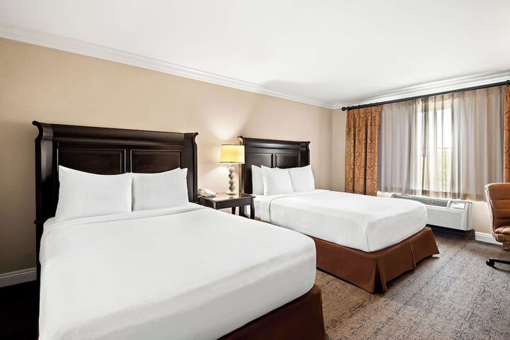 Room 21 of 38