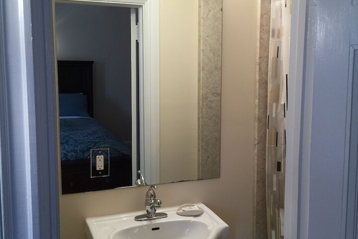 Room 4 of 30