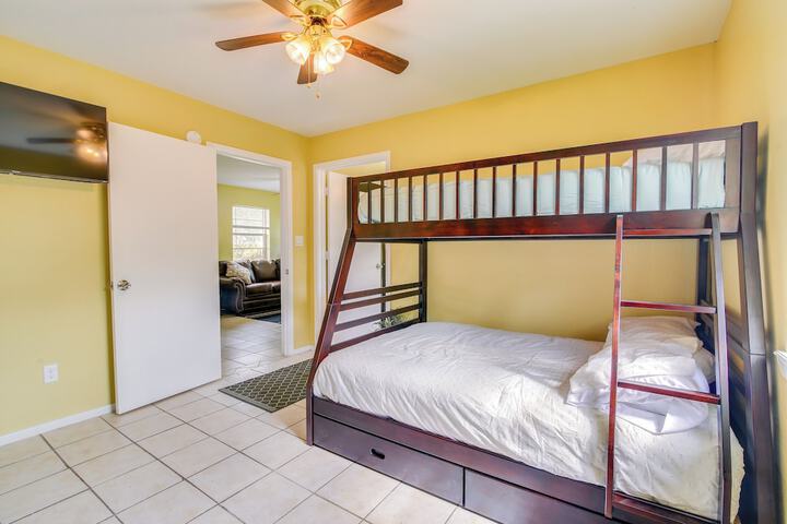 Classy San Benito Vacation Rental With Chiminea!