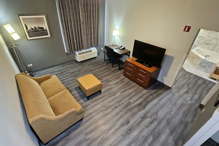 Room 27 of 44