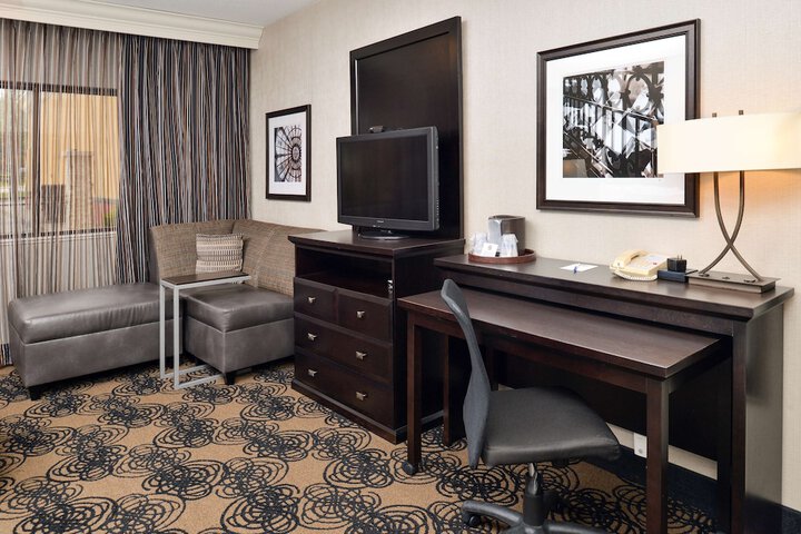 Best Western Plus Midwest Inn
