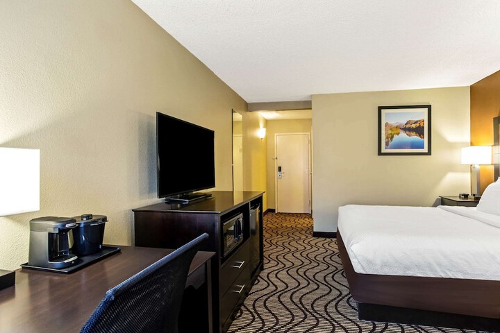 Room 16 of 31
