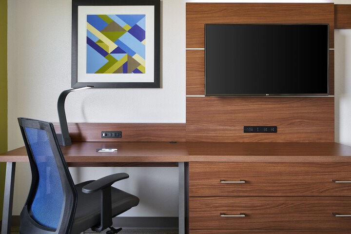 Room 17 of 39