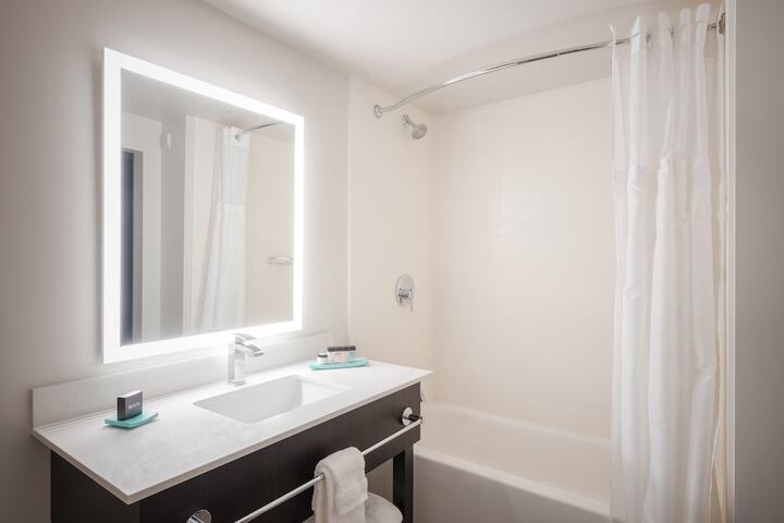 Room 15 of 32
