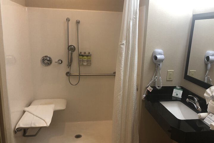 Holiday Inn Express & Suites Charlotte Southeast - Matthews by IHG