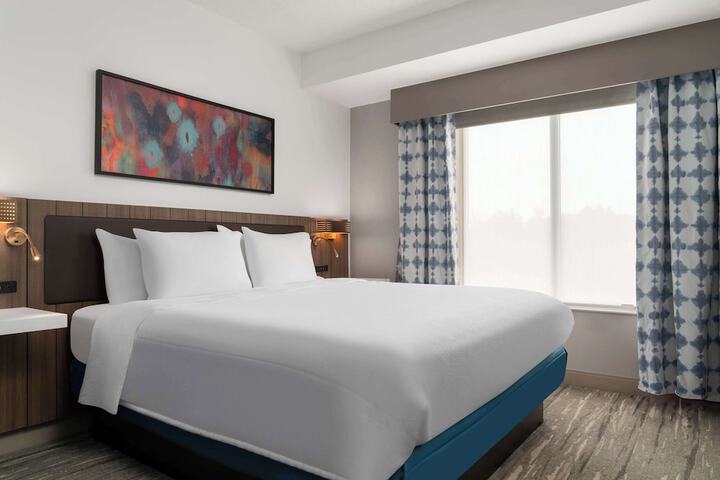 Room 32 of 42