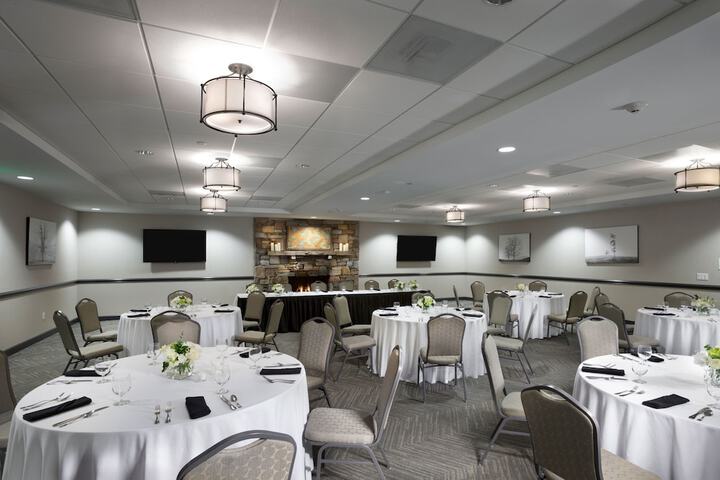 Ballroom/Hall 35 of 42