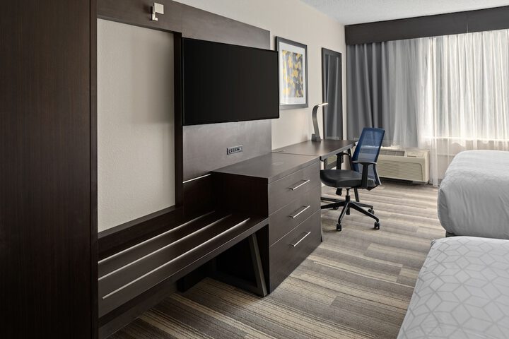 Room 25 of 43