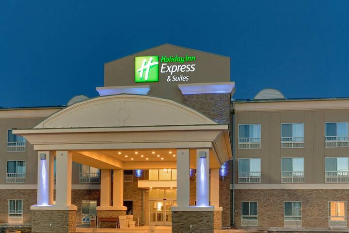 Holiday Inn Express Hotel & Suites Grants - Milan by IHG