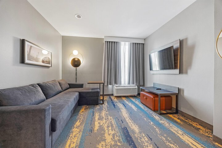 La Quinta Inn & Suites by Wyndham La Habra