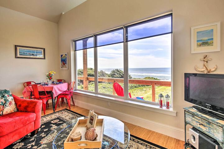 Oceanfront Cottage W / deck & Secluded Beach Access!