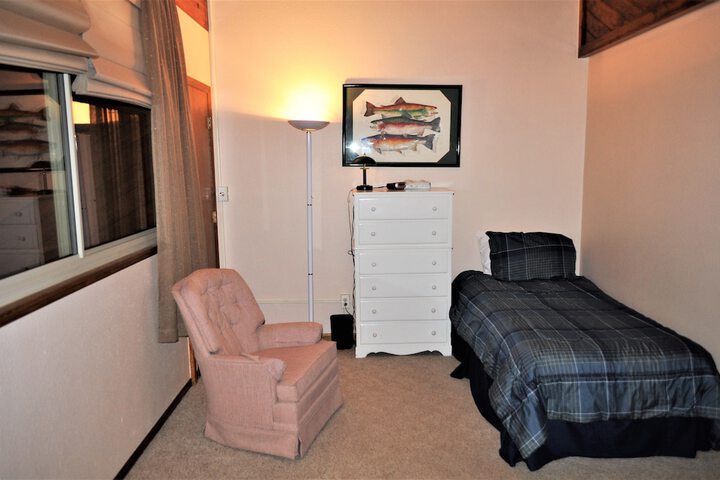Room 28 of 49