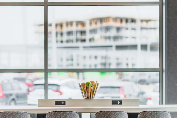 Hyatt House Winnipeg-South / Outlet Collection