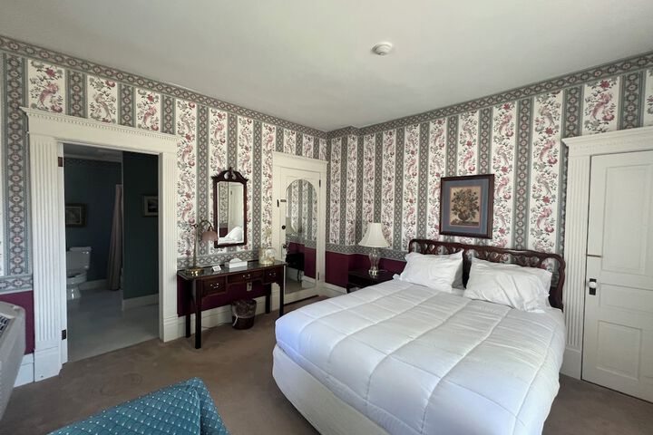 Strawtown Inn & Events