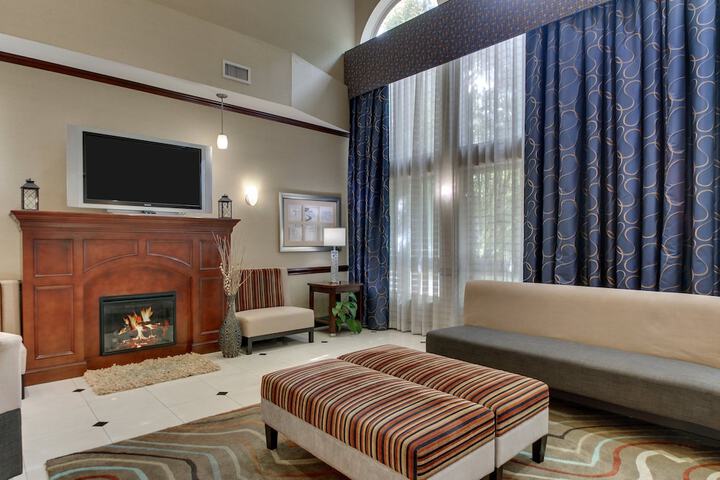 Holiday Inn Express & Suites Allentown West by IHG