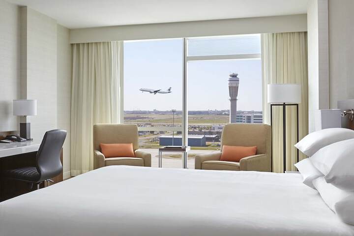 Calgary Airport Marriott In-Terminal Hotel