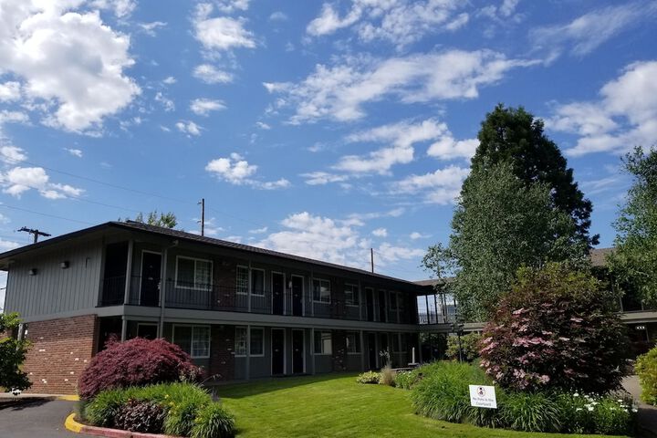 Village Inn Springfield